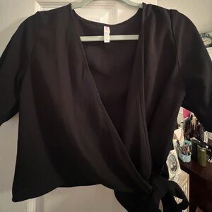 Black target wrap top
